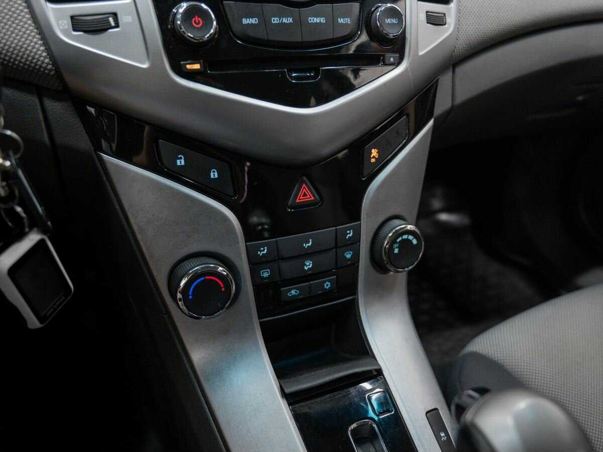 Купить Chevrolet Cruze с пробегом. Фото: #17