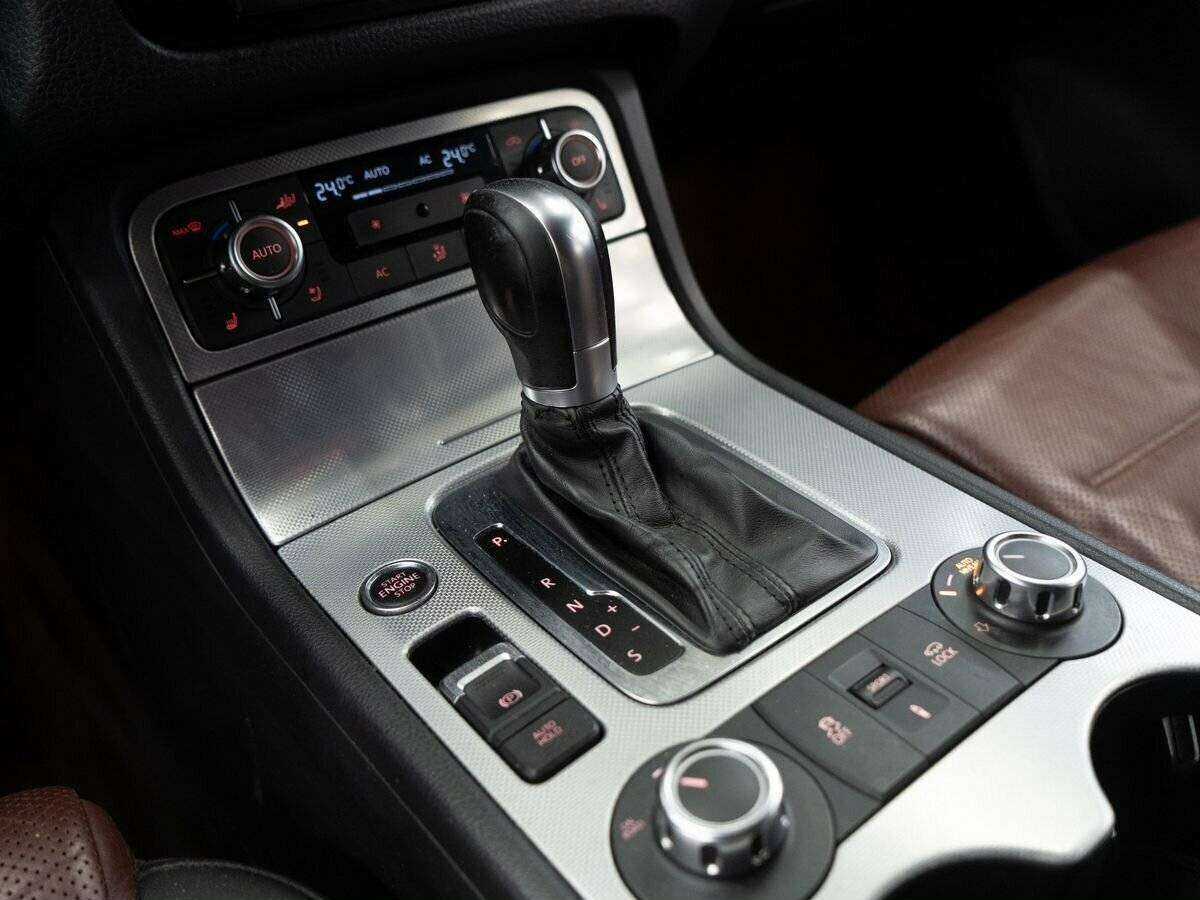 Купить Volkswagen Touareg с пробегом. Фото: #13
