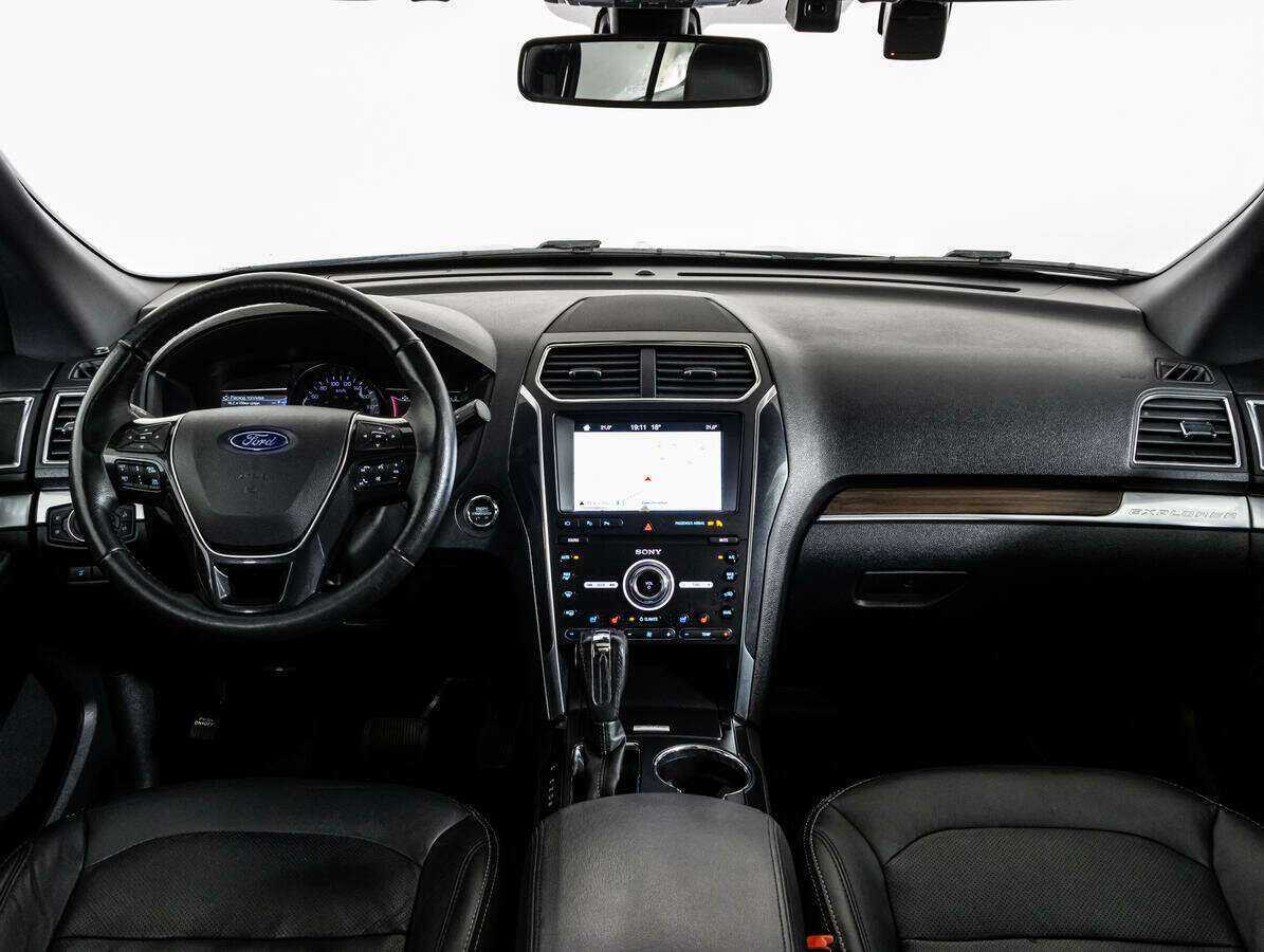 Купить Ford Explorer с пробегом. Фото: #13
