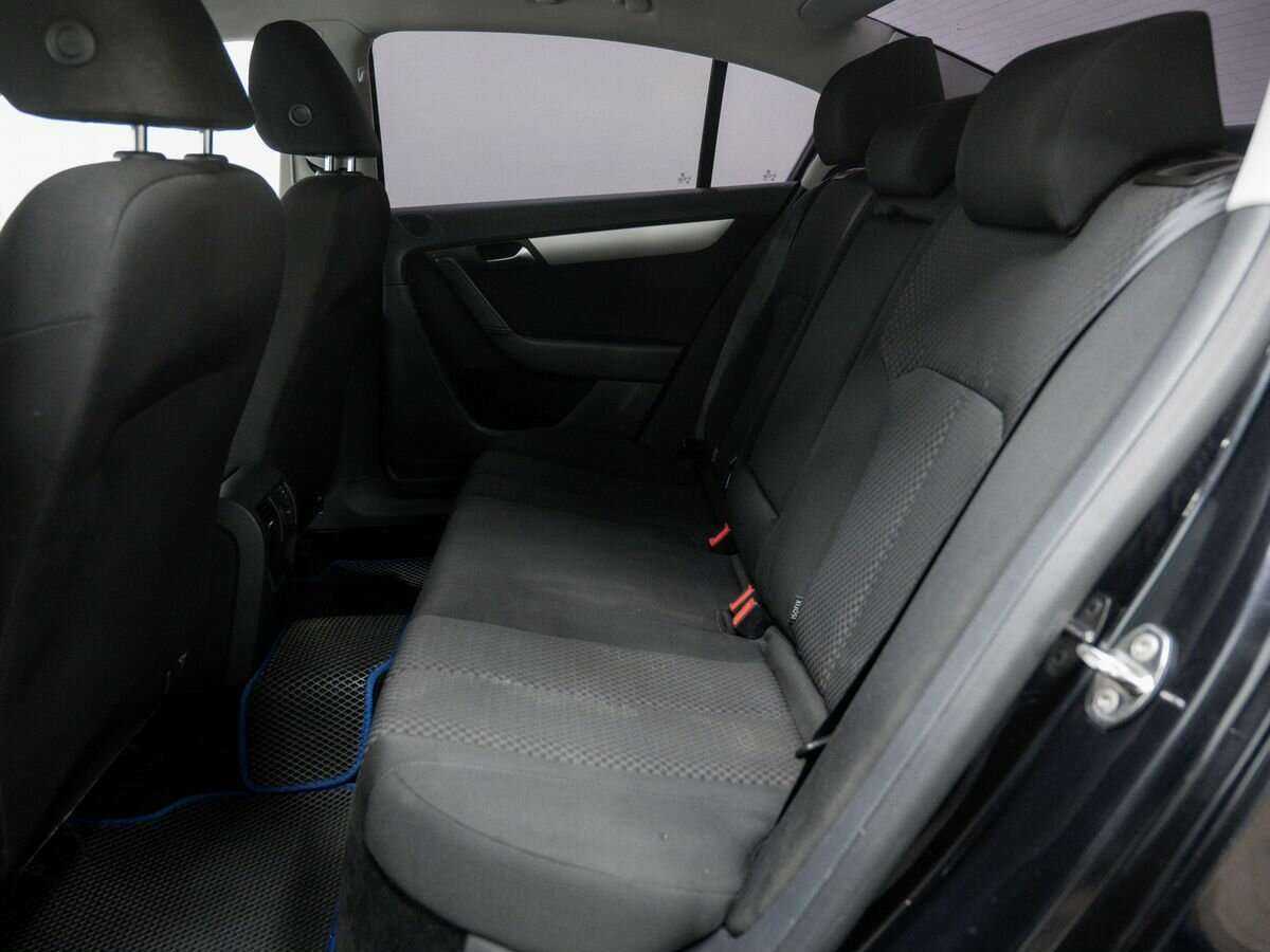 Купить Volkswagen Passat с пробегом. Фото: #19