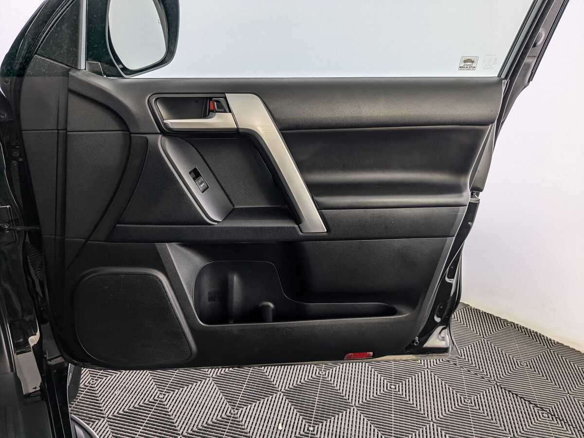 Купить Toyota Land Cruiser Prado с пробегом. Фото: #19