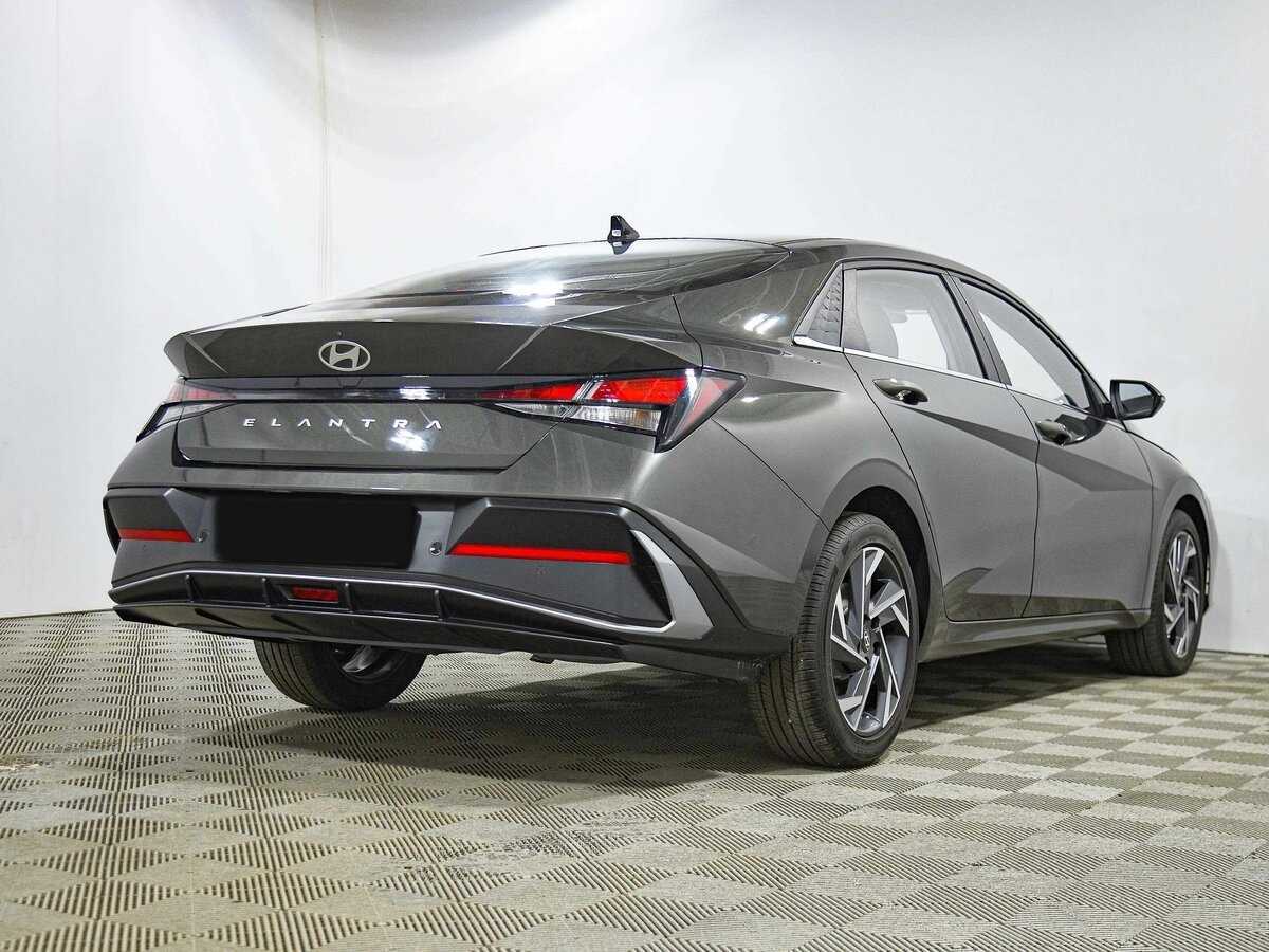 Купить Hyundai Elantra с пробегом. Фото: #3