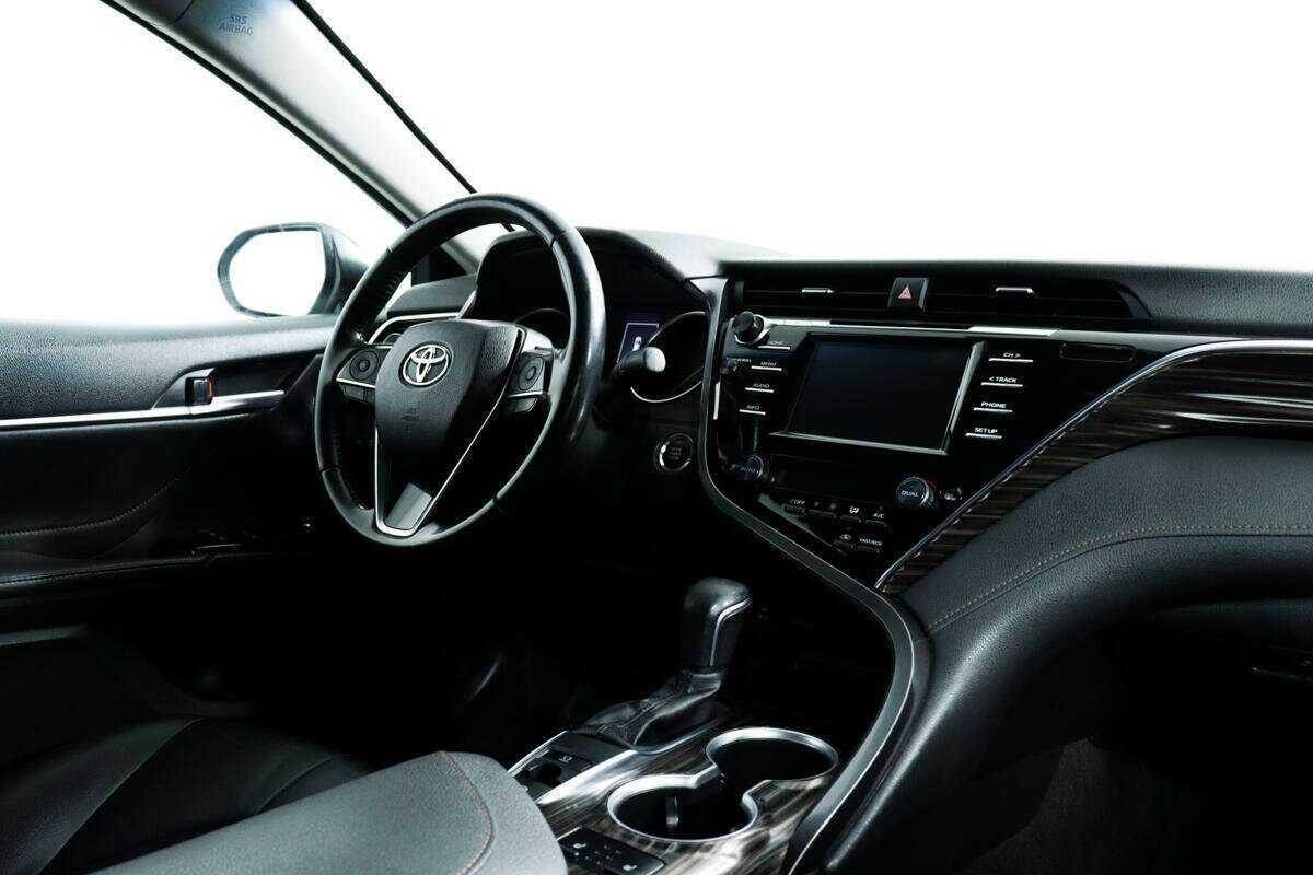 Купить Toyota Camry с пробегом. Фото: #8