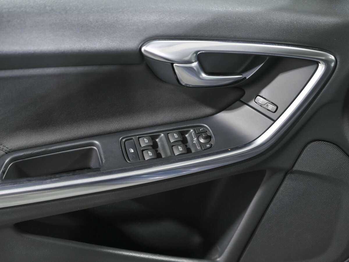 Купить Volvo S60 с пробегом. Фото: #12