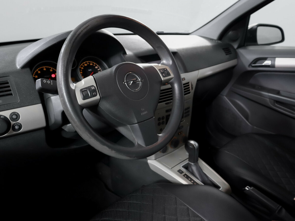 Купить Opel Astra с пробегом. Фото: #10