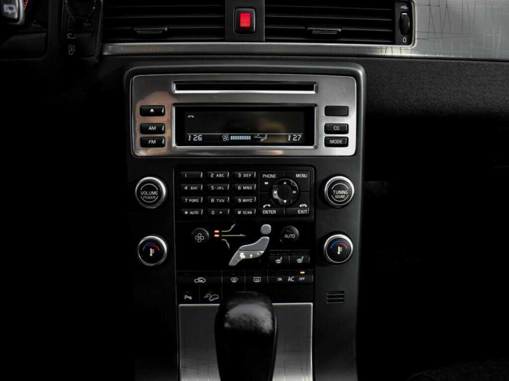 Купить Volvo XC70 с пробегом. Фото: #13
