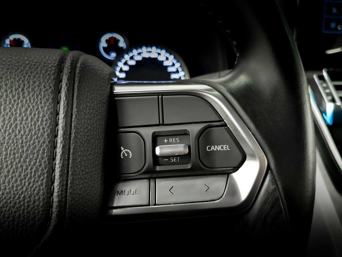 Купить Toyota Land Cruiser с пробегом. Фото: #29