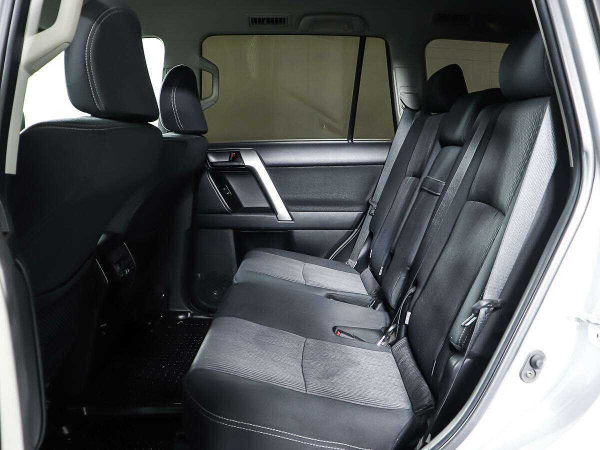 Купить Toyota Land Cruiser Prado с пробегом. Фото: #8