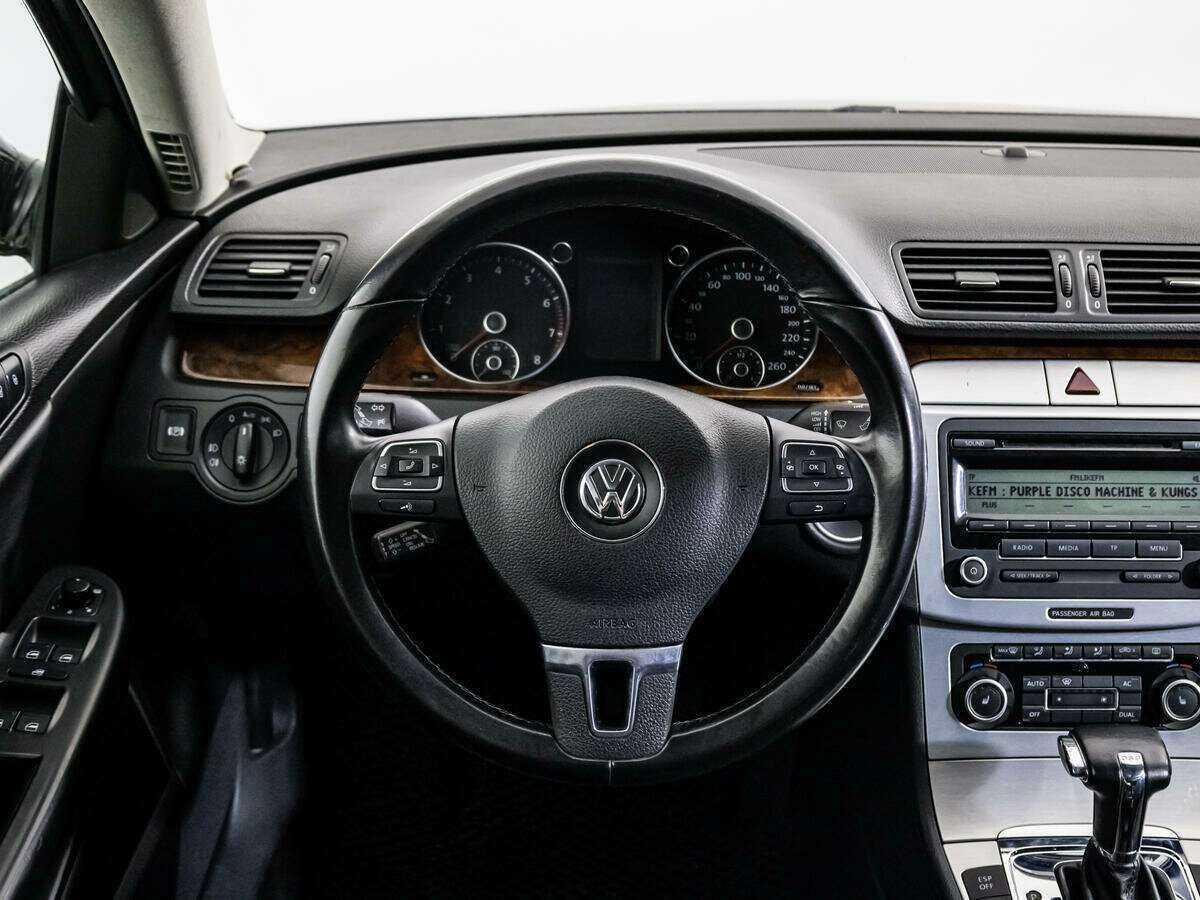 Купить Volkswagen Passat с пробегом. Фото: #11