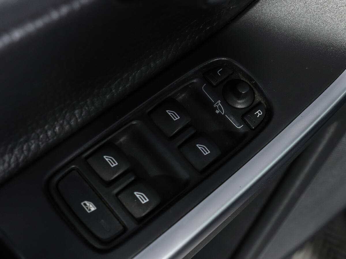 Купить Volvo XC60 с пробегом. Фото: #18