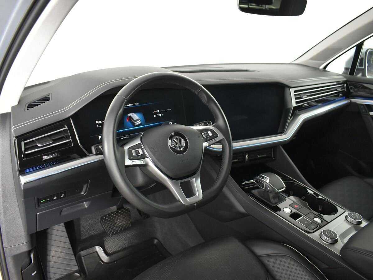 Купить Volkswagen Touareg с пробегом. Фото: #7
