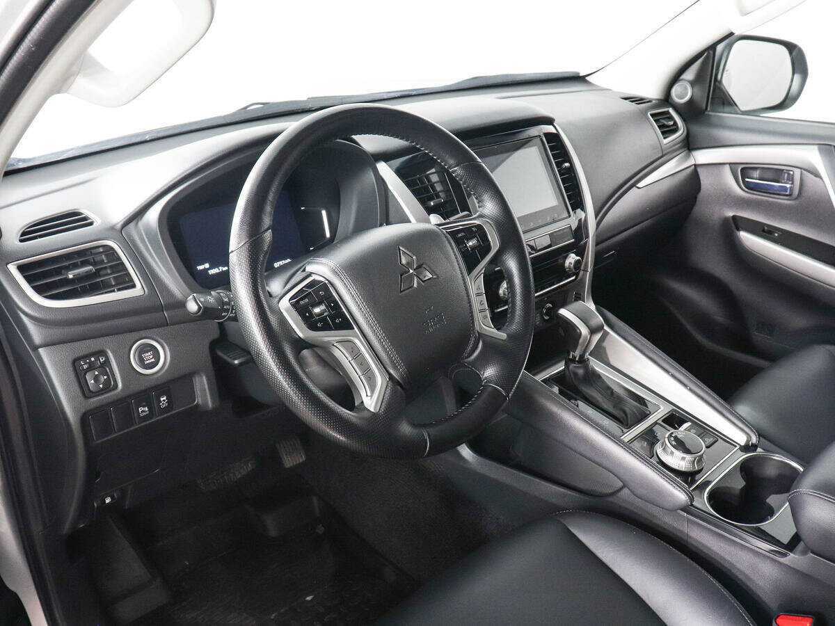 Купить Mitsubishi Pajero Sport с пробегом. Фото: #8
