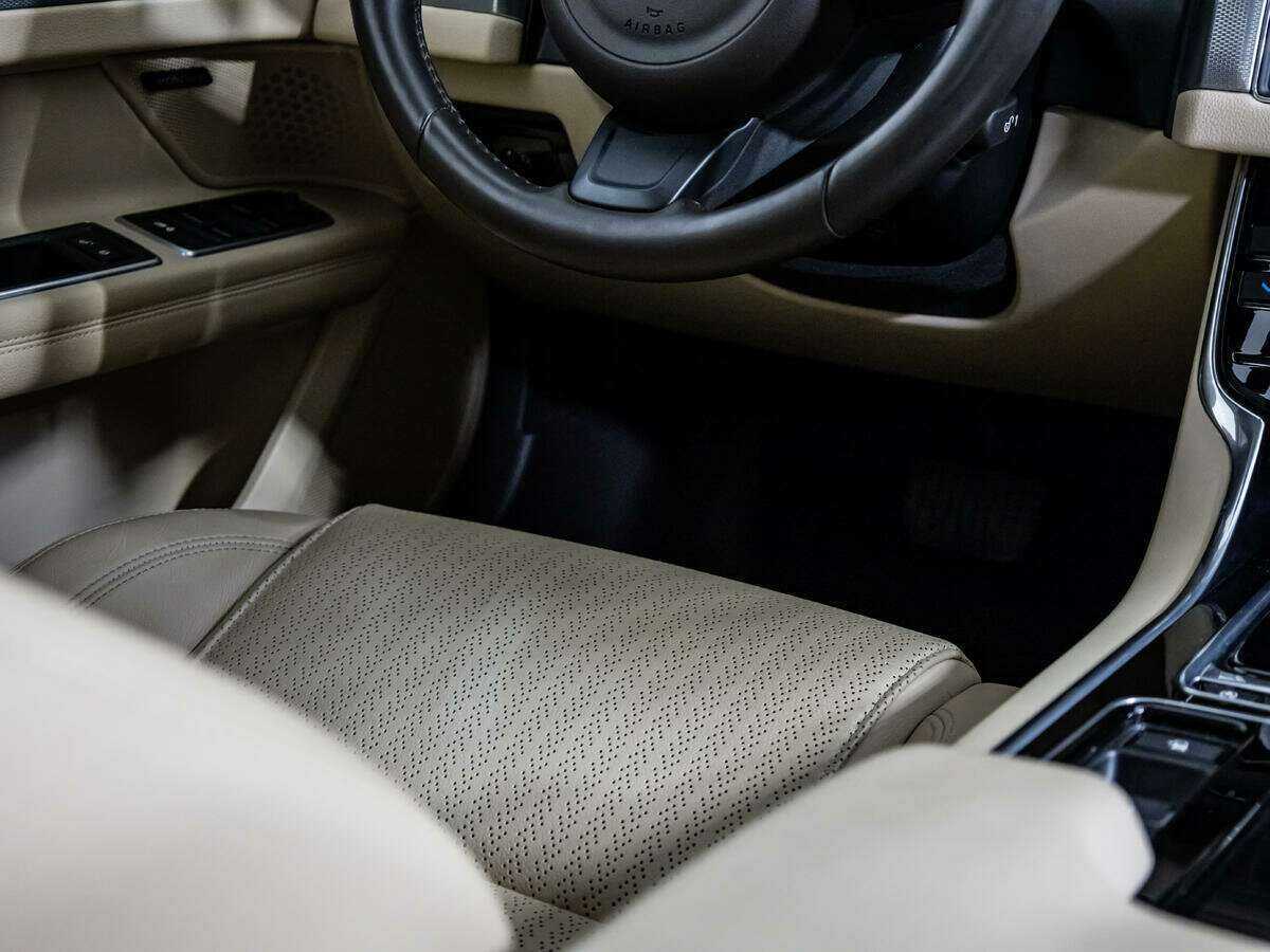 Купить Jaguar XF с пробегом. Фото: #15