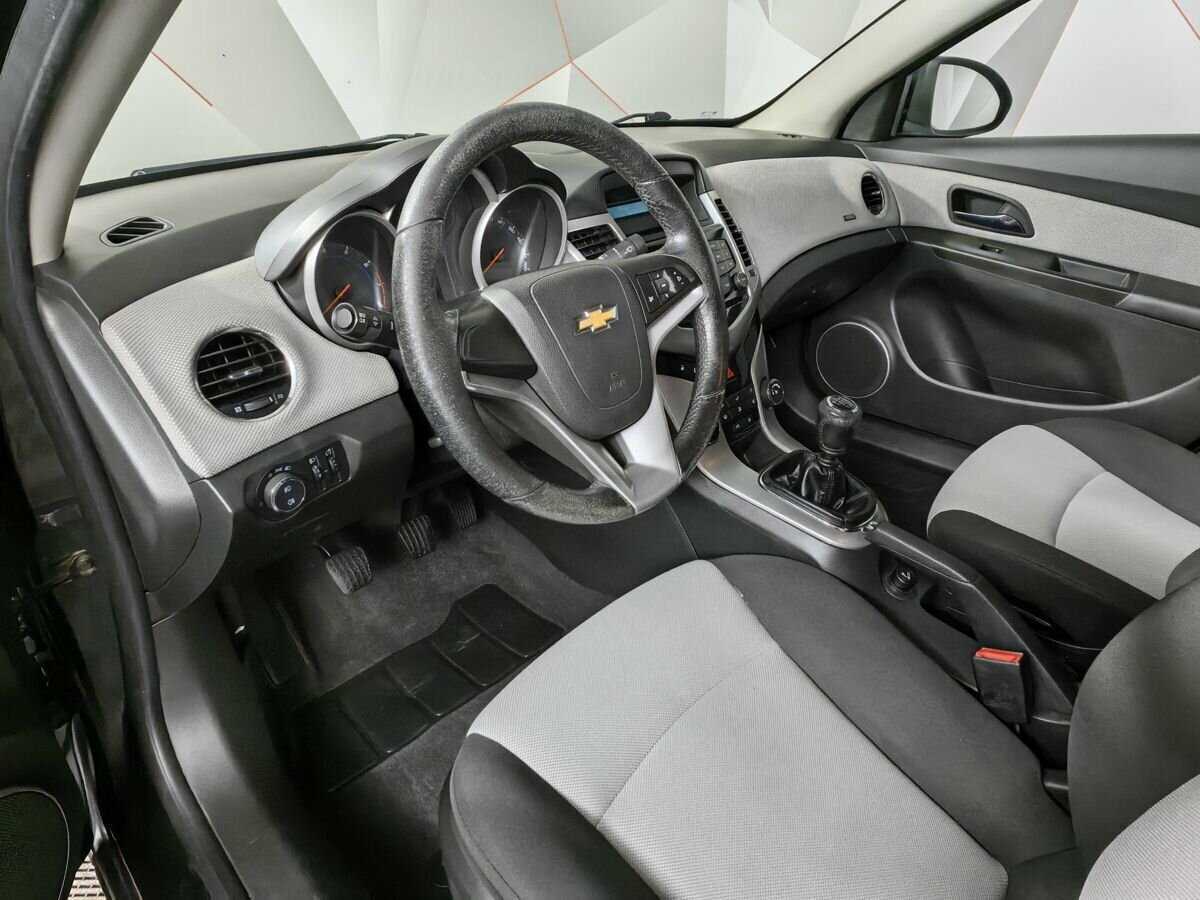 Купить Chevrolet Cruze с пробегом. Фото: #13