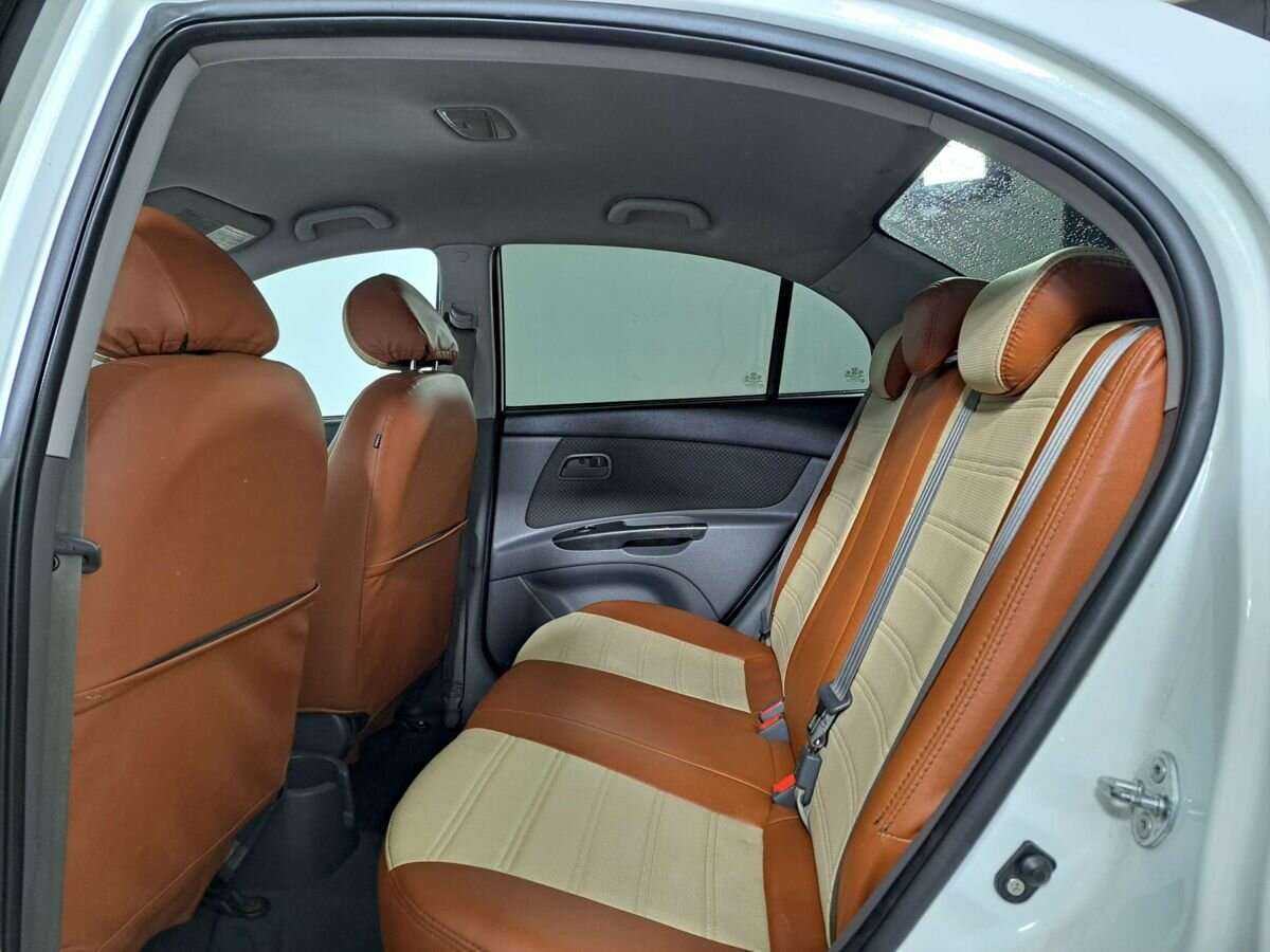 Купить Kia Rio с пробегом. Фото: #9