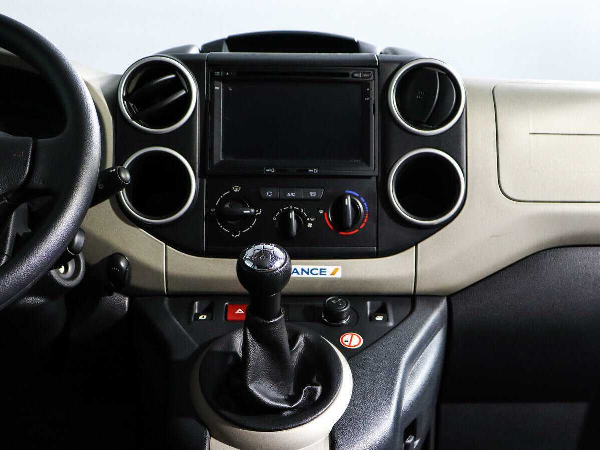 Купить Peugeot Partner с пробегом. Фото: #12