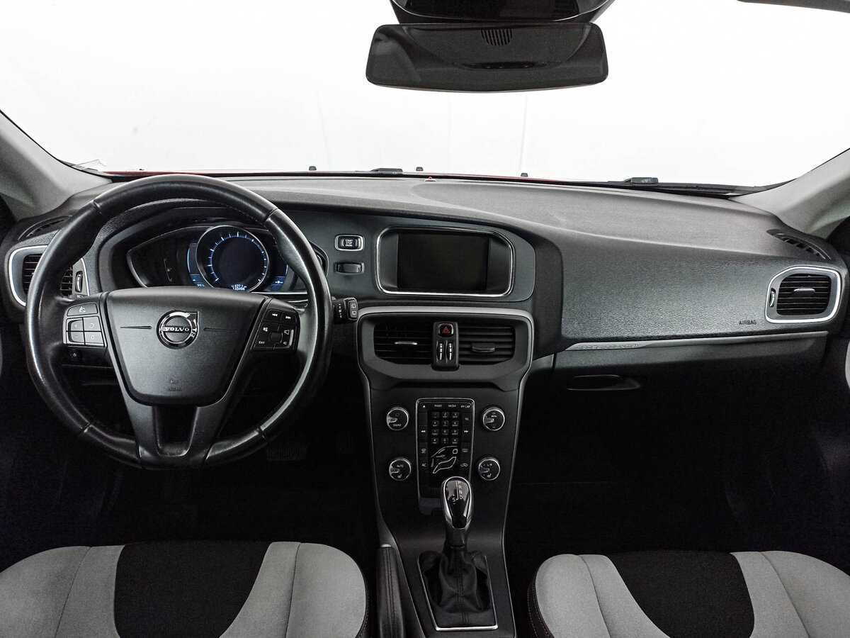 Купить Volvo V40 Cross Country с пробегом. Фото: #9