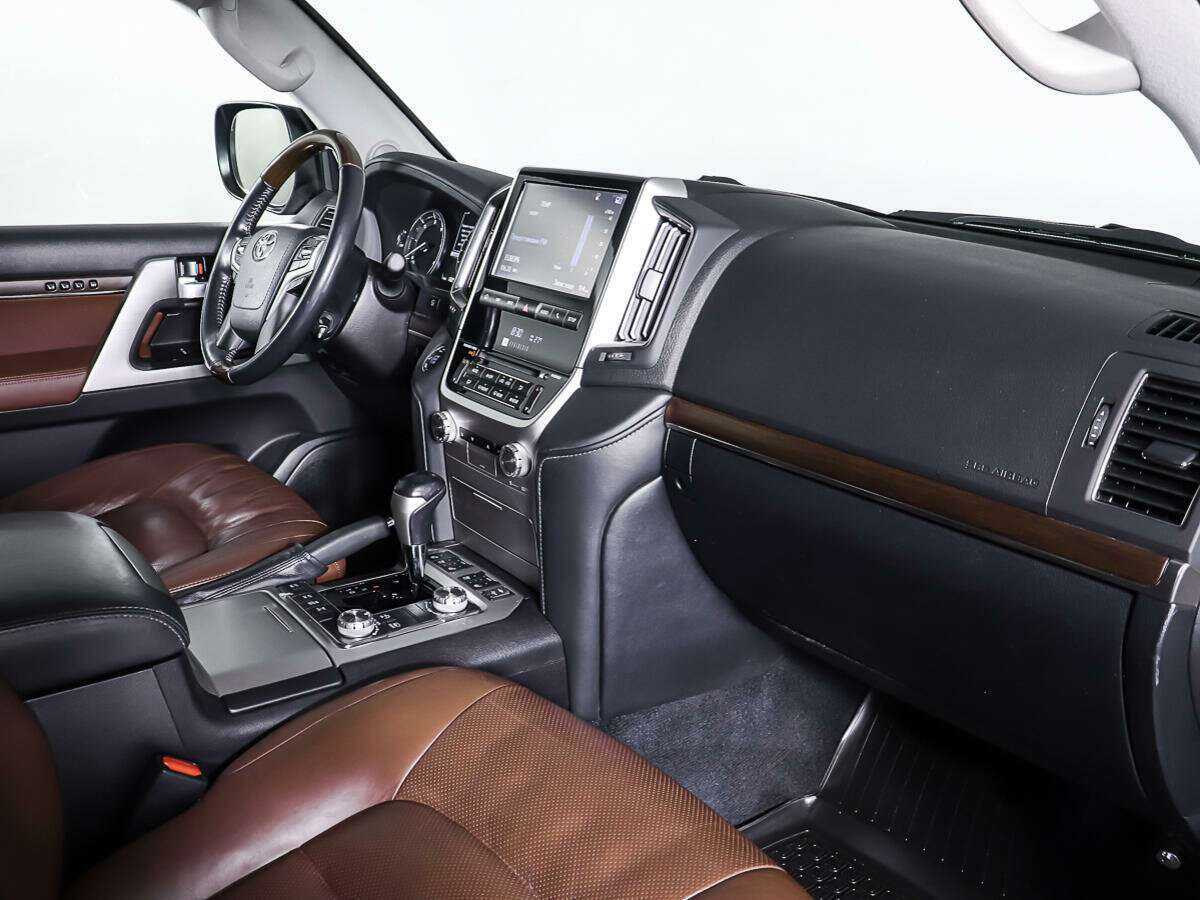 Купить Toyota Land Cruiser с пробегом. Фото: #8