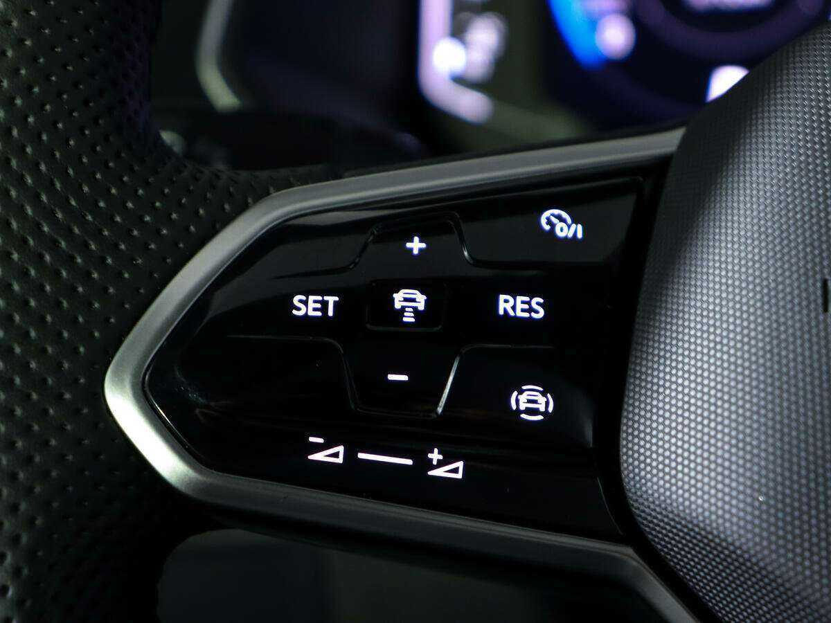 Купить Volkswagen Tiguan с пробегом. Фото: #21