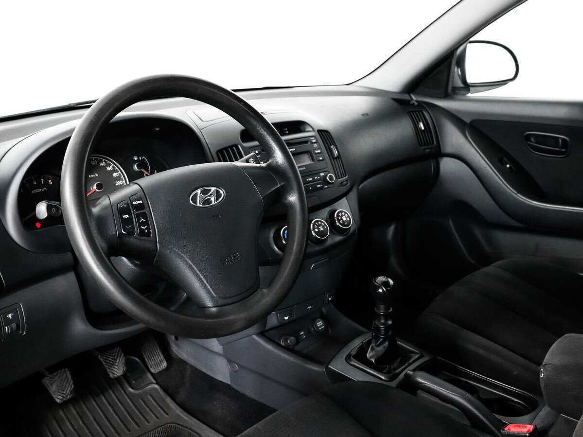 Купить Hyundai Elantra с пробегом. Фото: #8