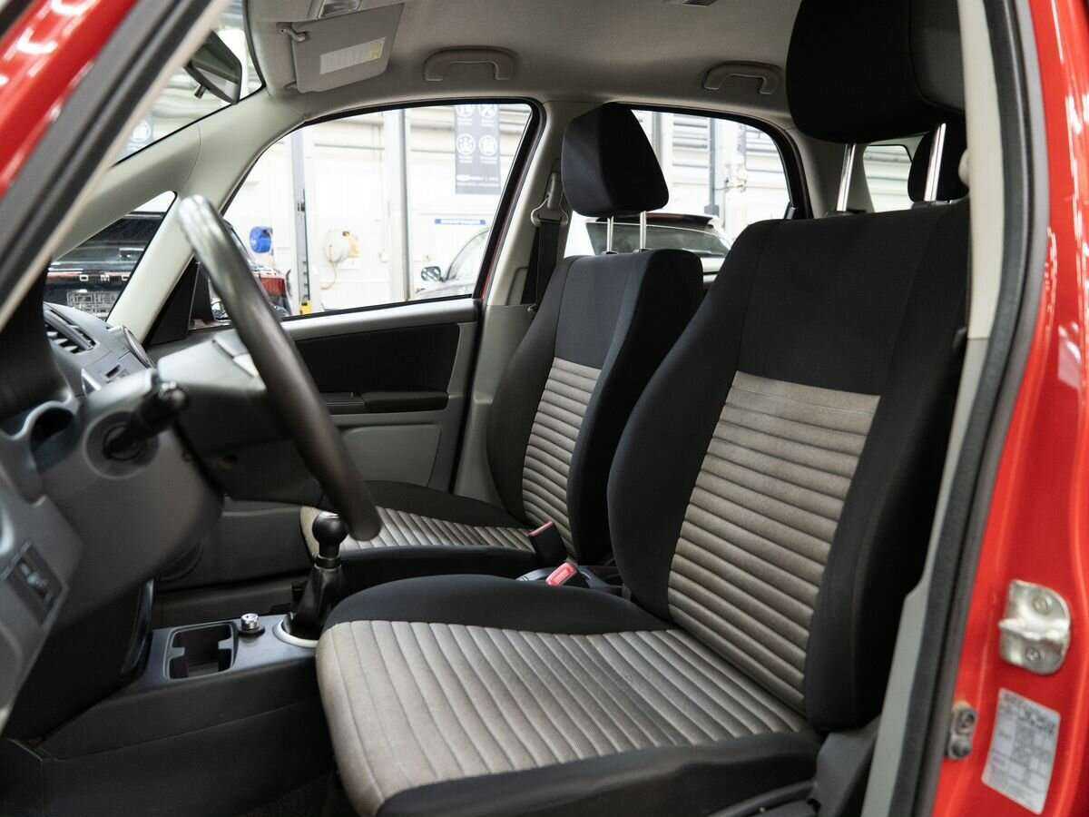 Купить Suzuki SX4 с пробегом. Фото: #5