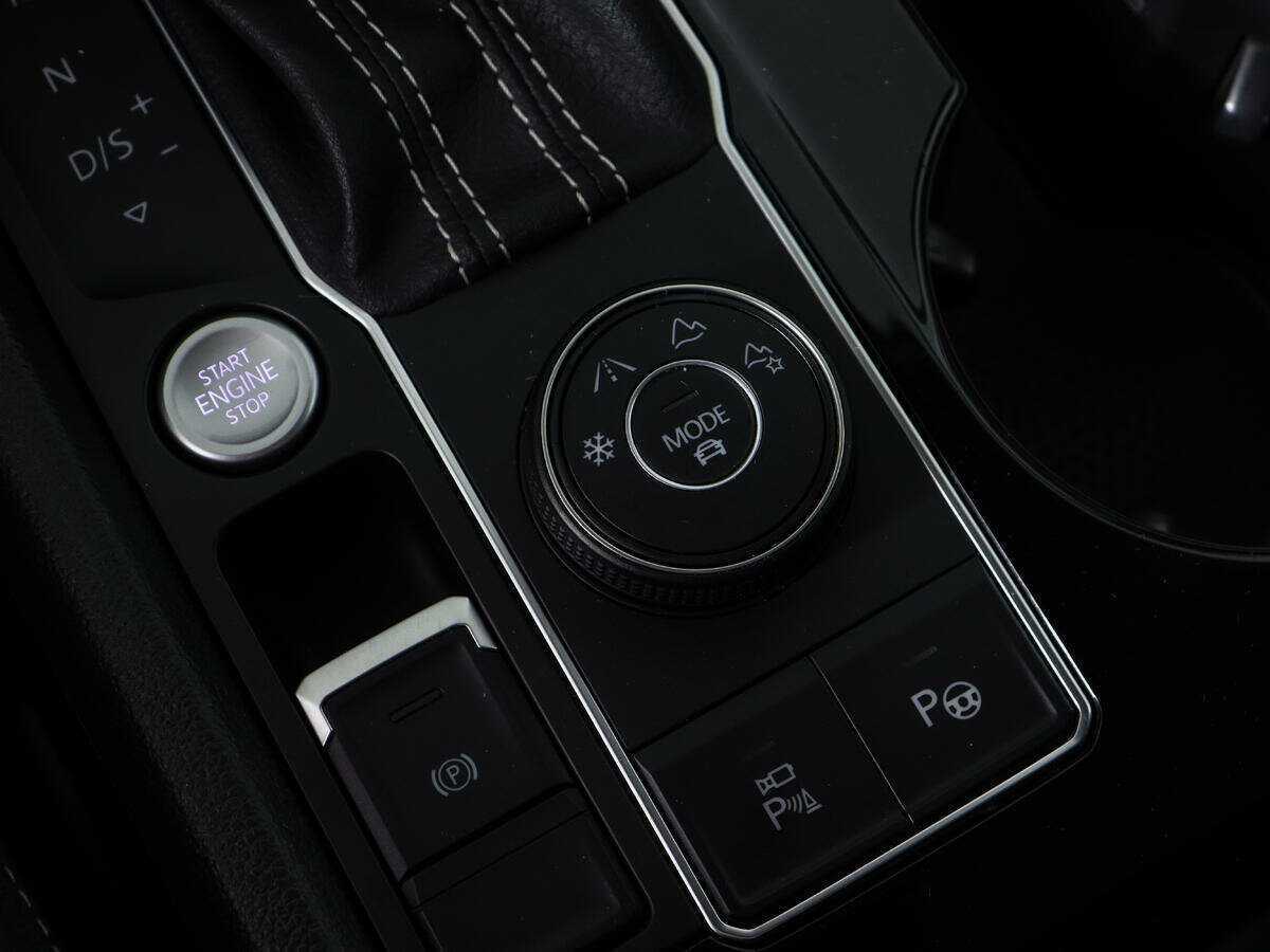 Купить Volkswagen Teramont с пробегом. Фото: #28