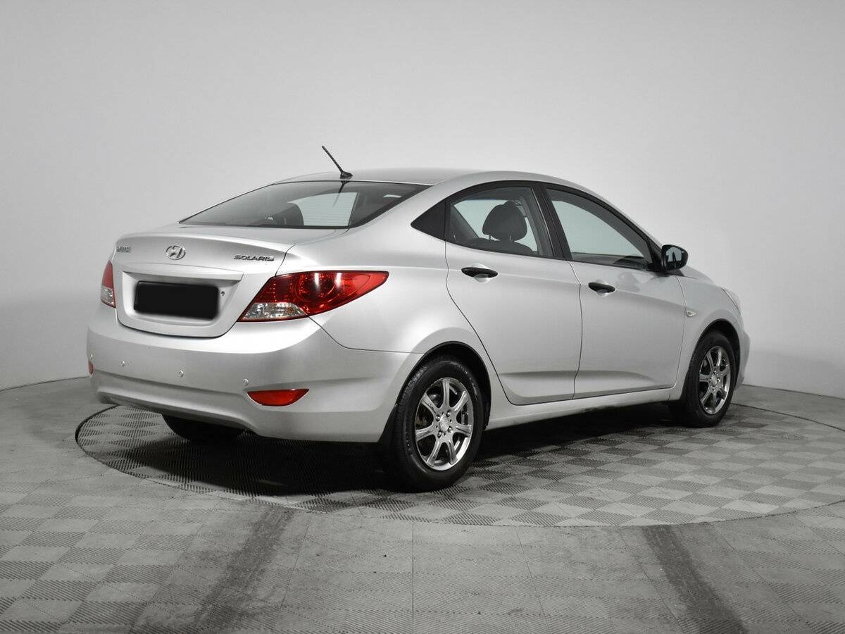 Купить Hyundai Solaris с пробегом. Фото: #4