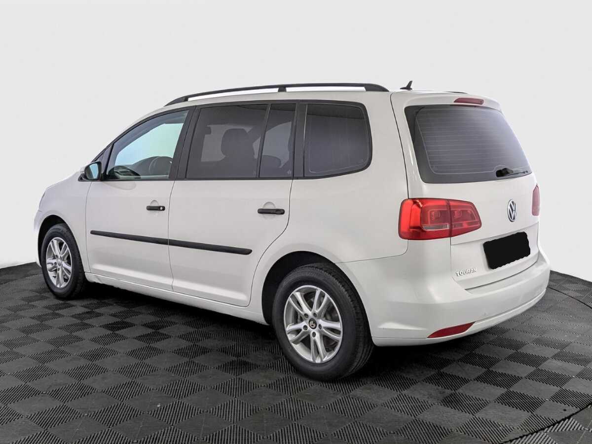 Купить Volkswagen Touran с пробегом. Фото: #6