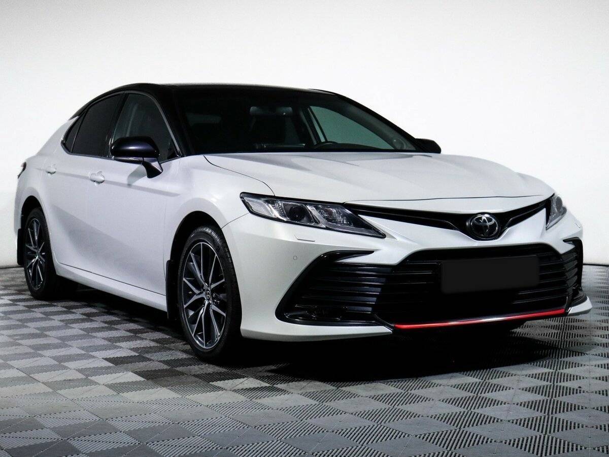 Купить Toyota Camry с пробегом. Фото: #2