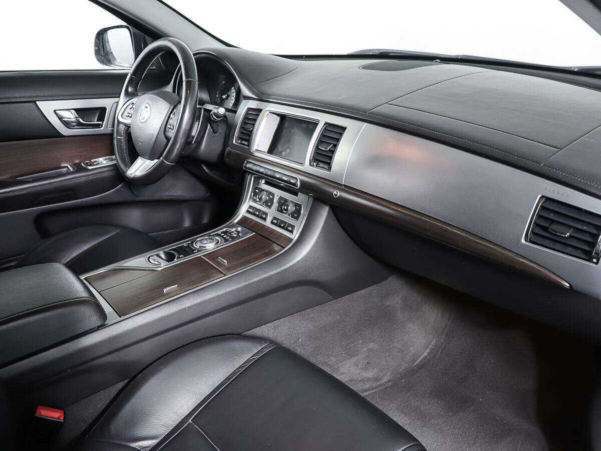 Купить Jaguar XF с пробегом. Фото: #8