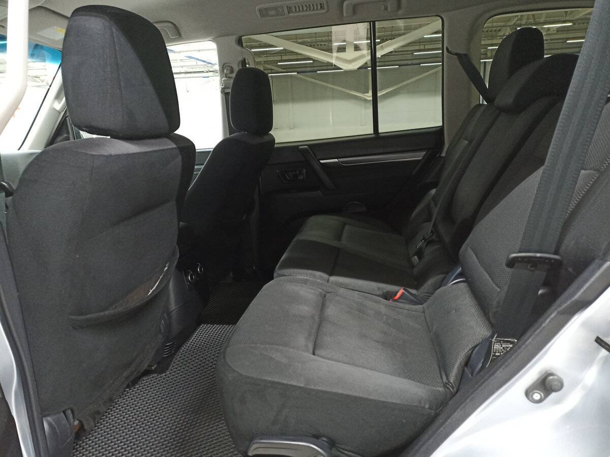 Купить Mitsubishi Pajero с пробегом. Фото: #11