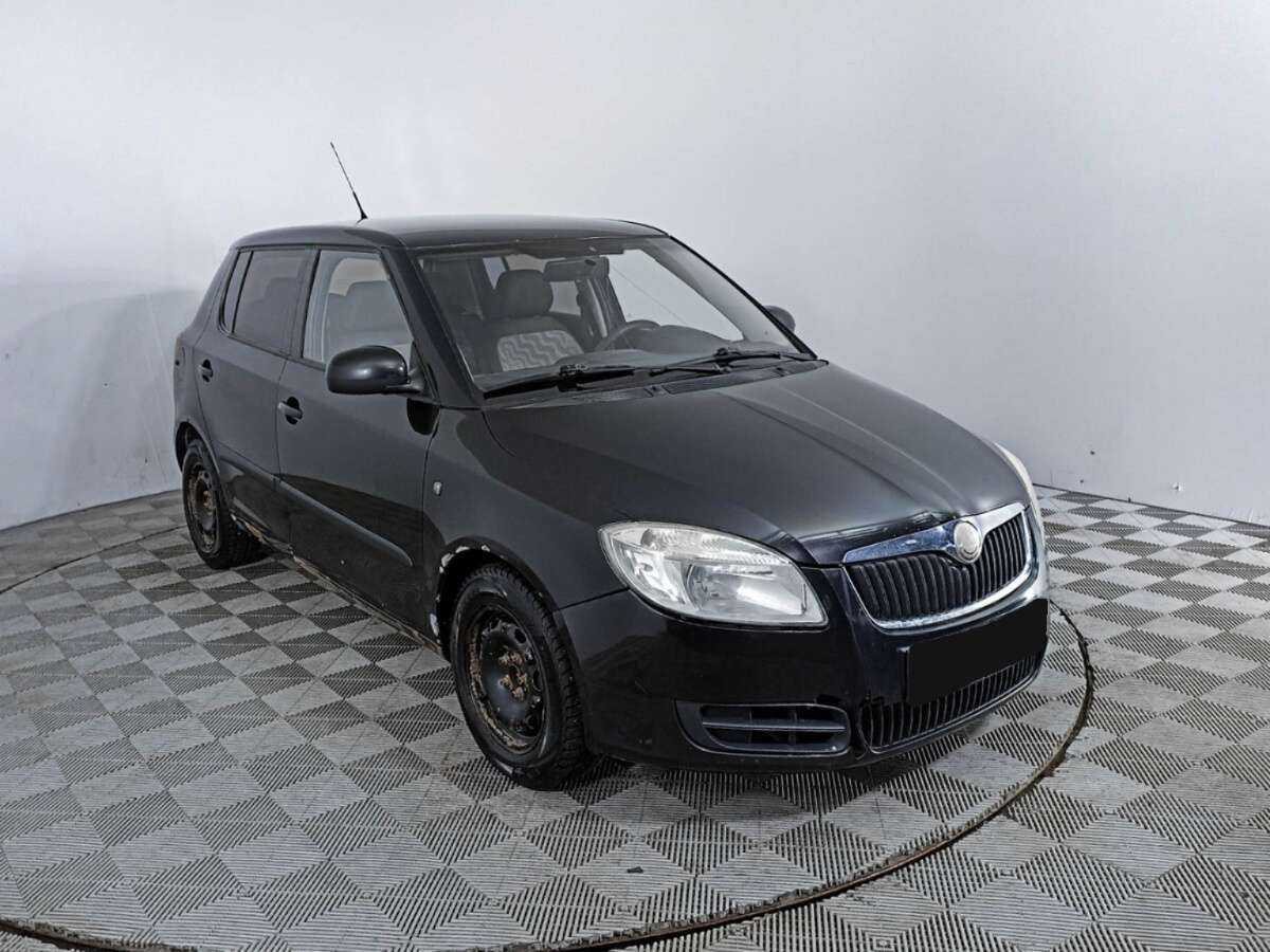 Купить Skoda Fabia с пробегом. Фото: #2