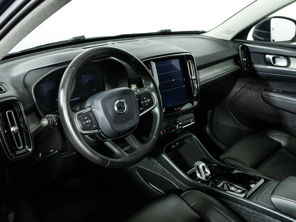 Купить Volvo XC40 с пробегом. Фото: #10