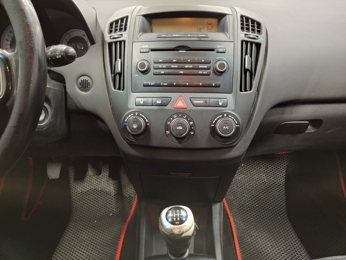 Купить Kia Ceed с пробегом. Фото: #14