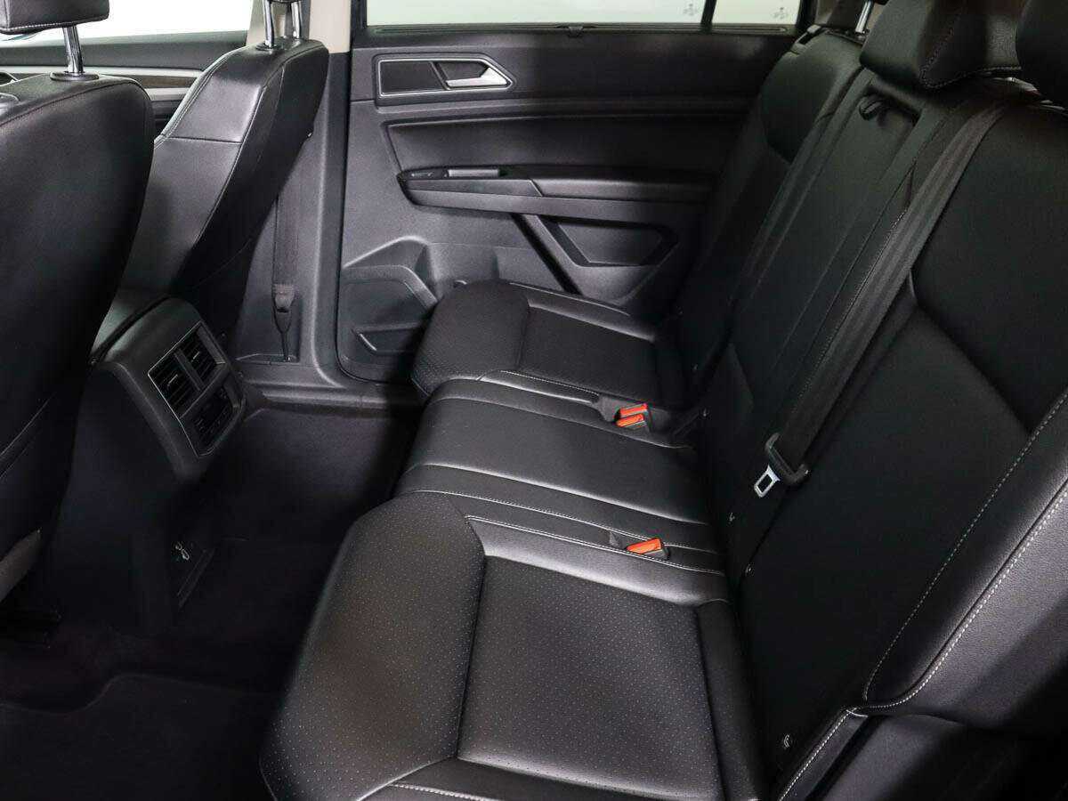 Купить Volkswagen Teramont с пробегом. Фото: #7