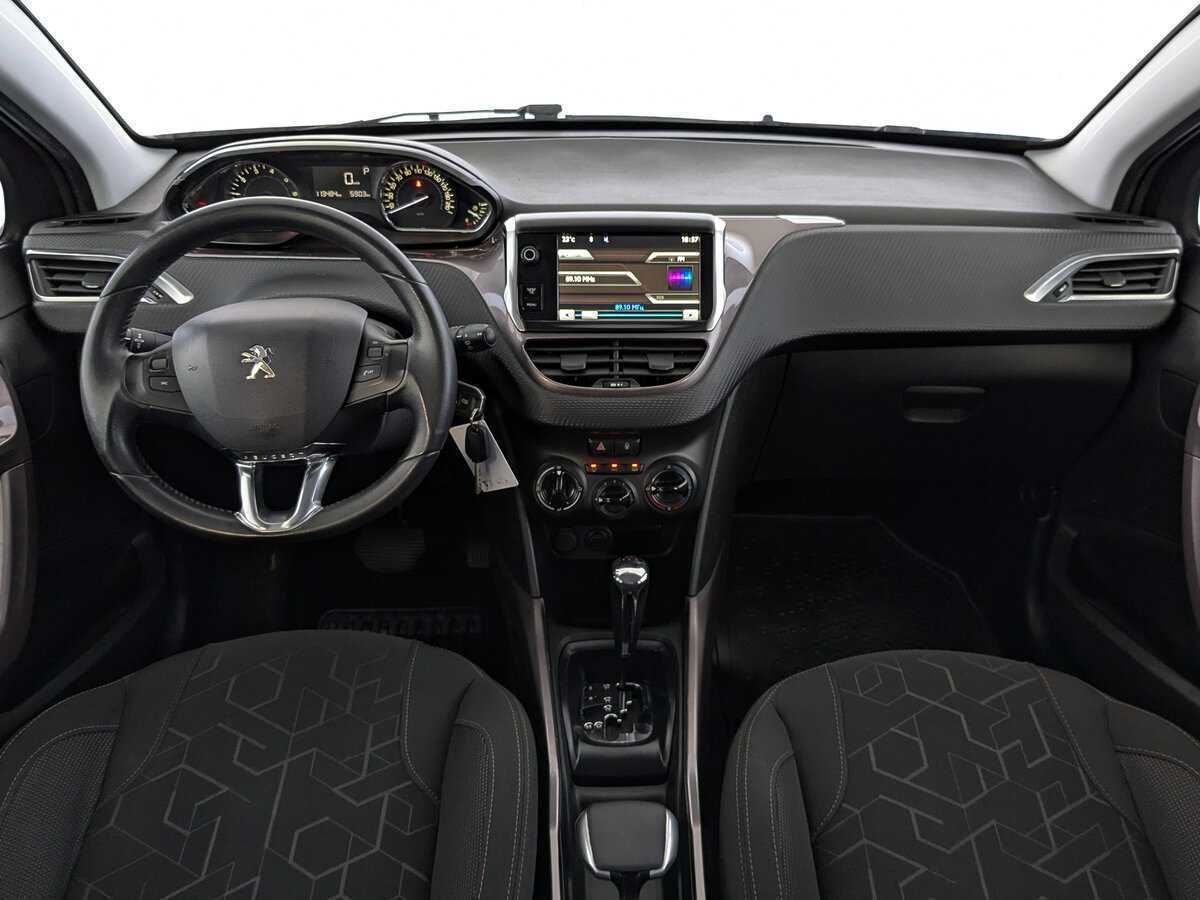 Купить Peugeot 2008 с пробегом. Фото: #13