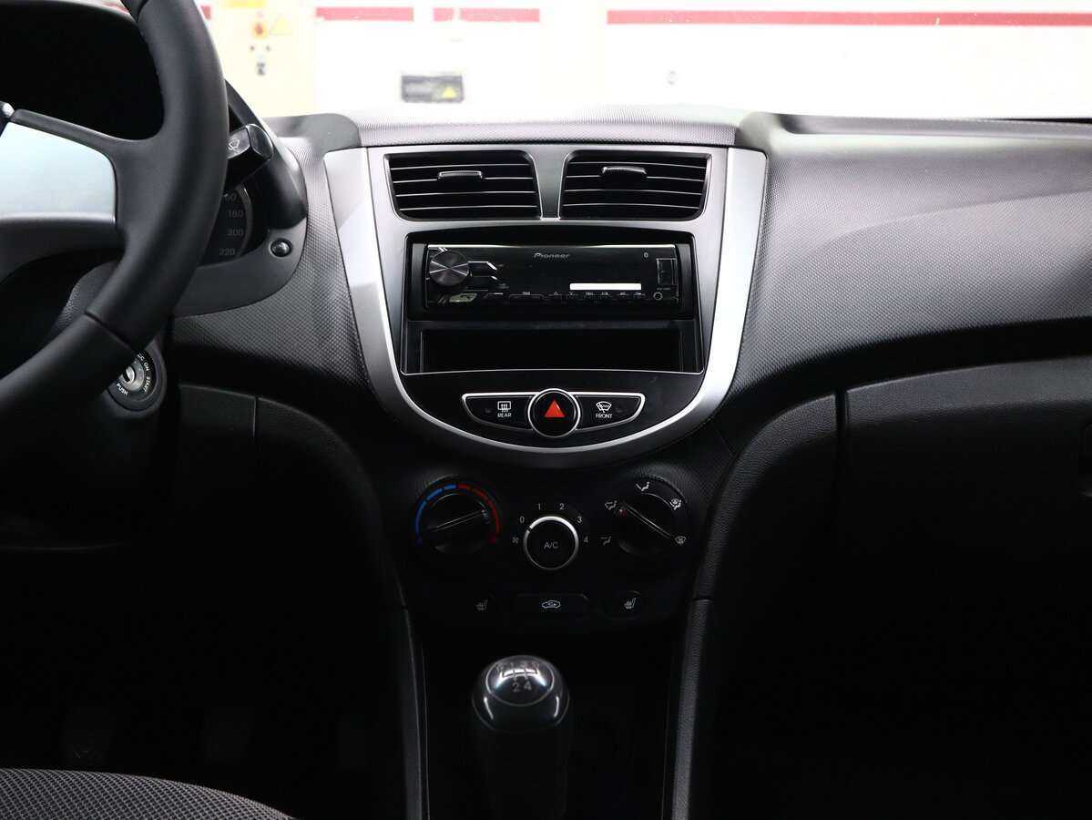 Купить Hyundai Solaris с пробегом. Фото: #15