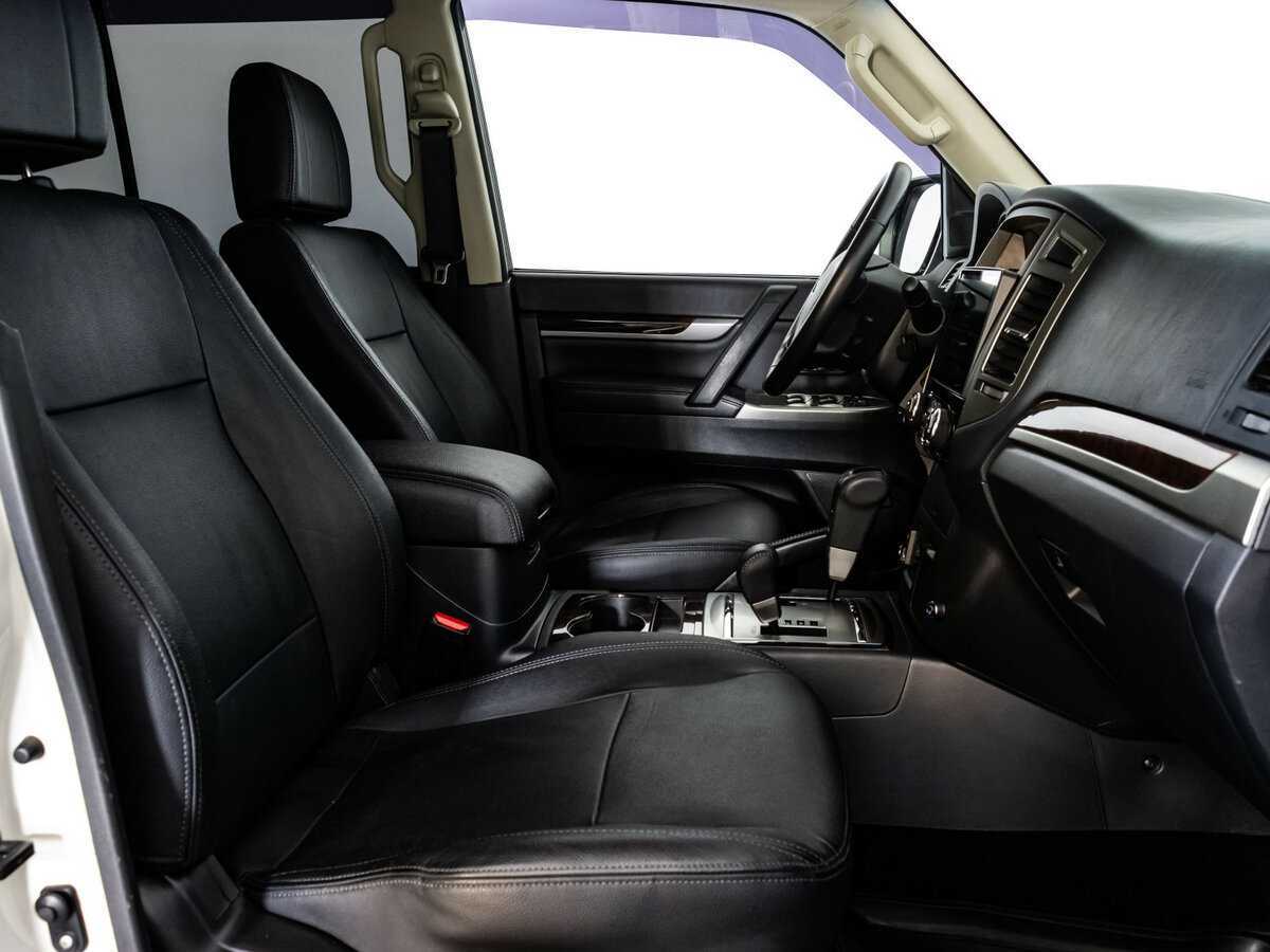 Купить Mitsubishi Pajero с пробегом. Фото: #13