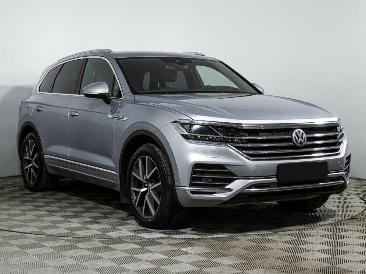 Купить Volkswagen Touareg с пробегом. Фото: #2