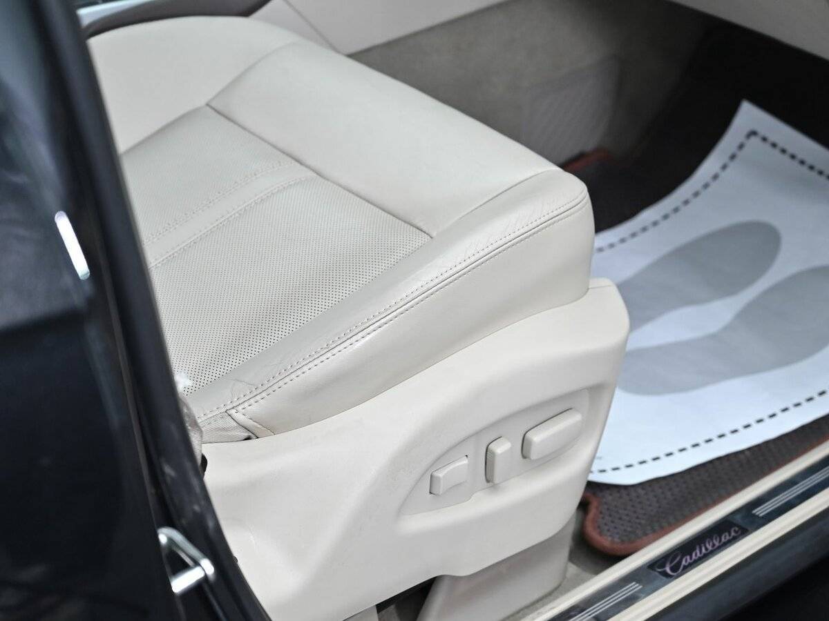 Купить Cadillac SRX с пробегом. Фото: #13