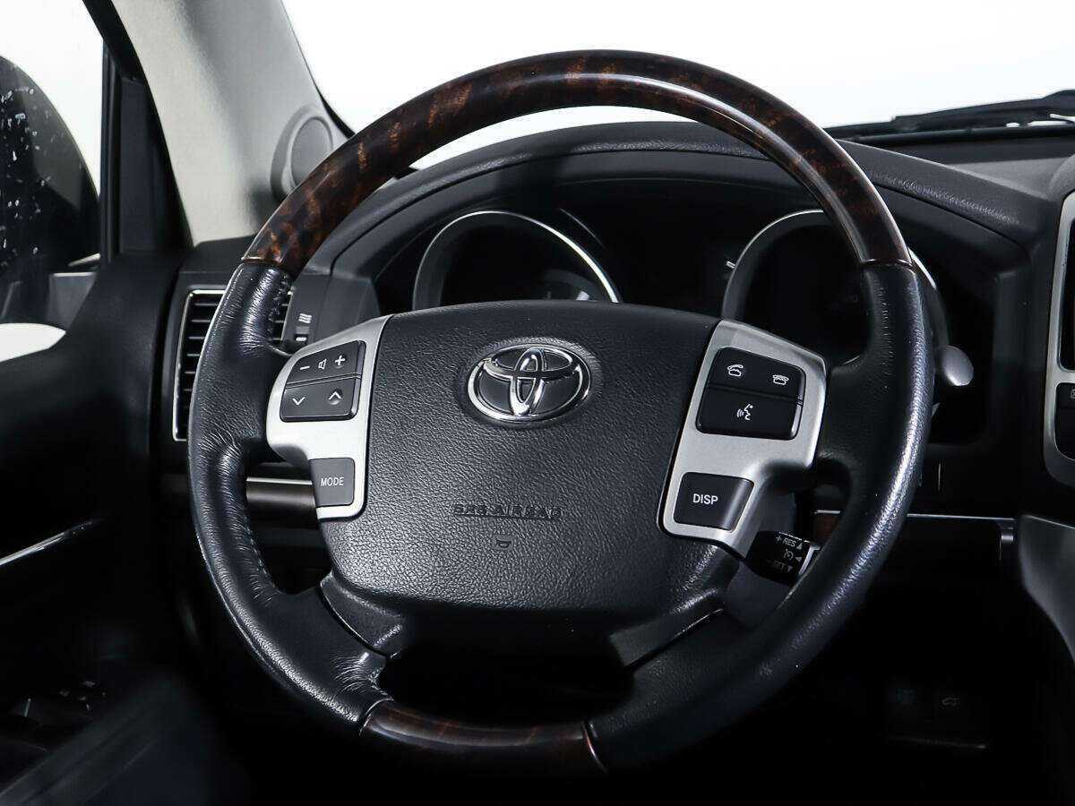 Купить Toyota Land Cruiser с пробегом. Фото: #14