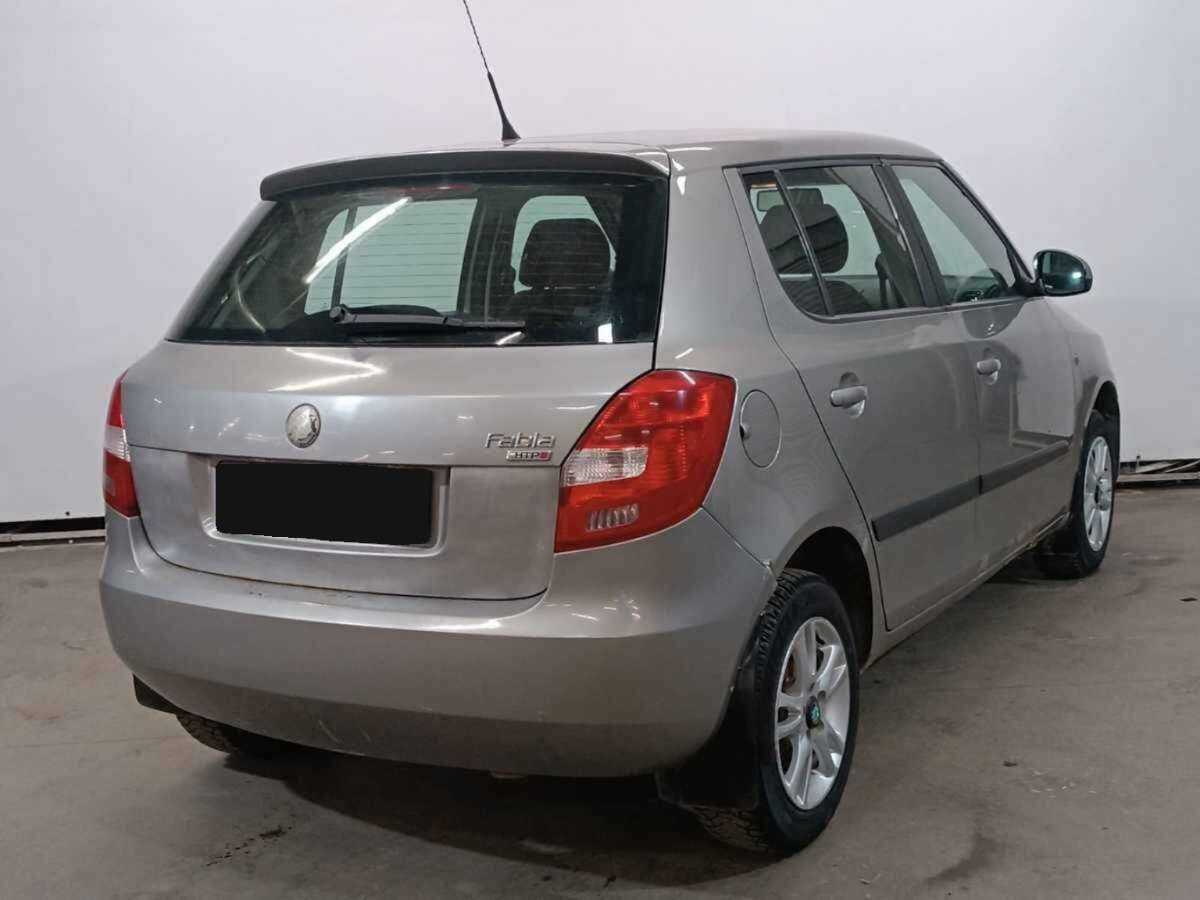 Купить Skoda Fabia с пробегом. Фото: #4