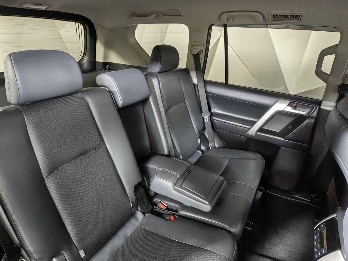 Купить Toyota Land Cruiser Prado с пробегом. Фото: #12