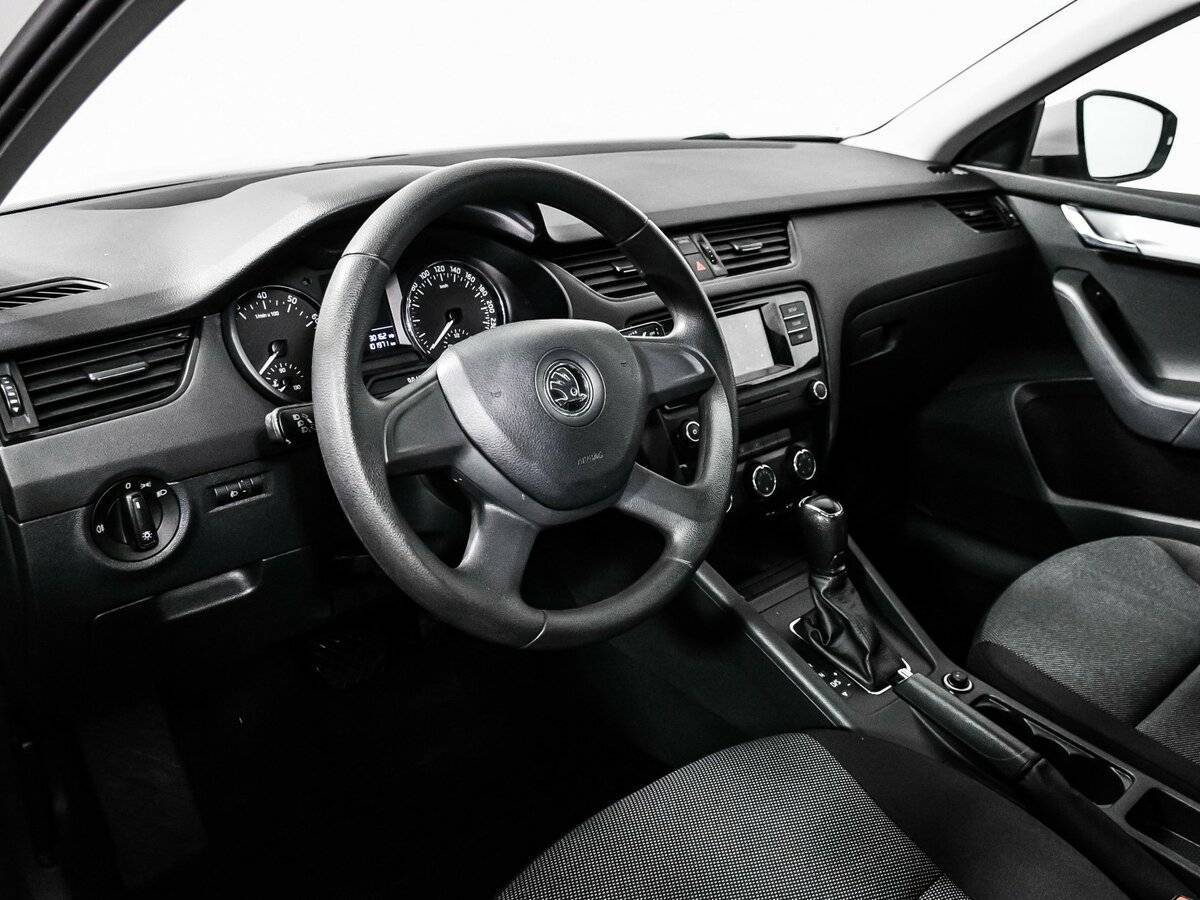 Купить Skoda Octavia с пробегом. Фото: #11