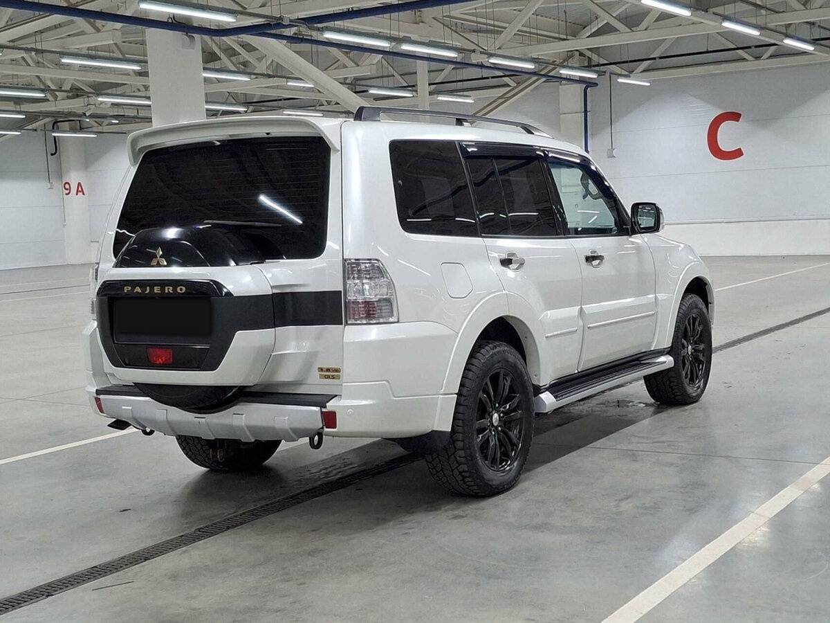 Купить Mitsubishi Pajero с пробегом. Фото: #4