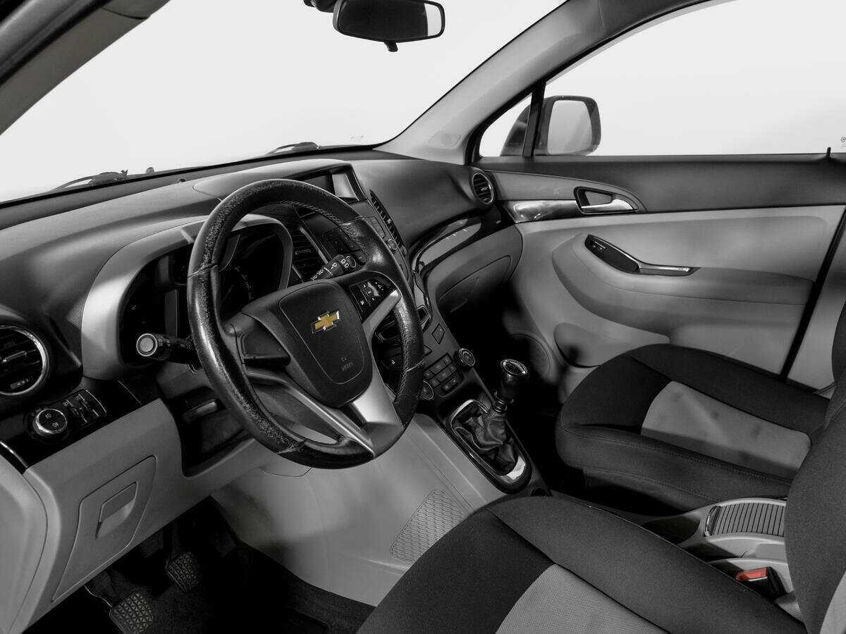 Купить Chevrolet Orlando с пробегом. Фото: #14