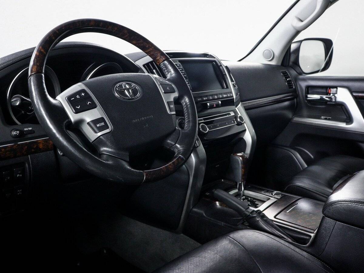 Купить Toyota Land Cruiser с пробегом. Фото: #13