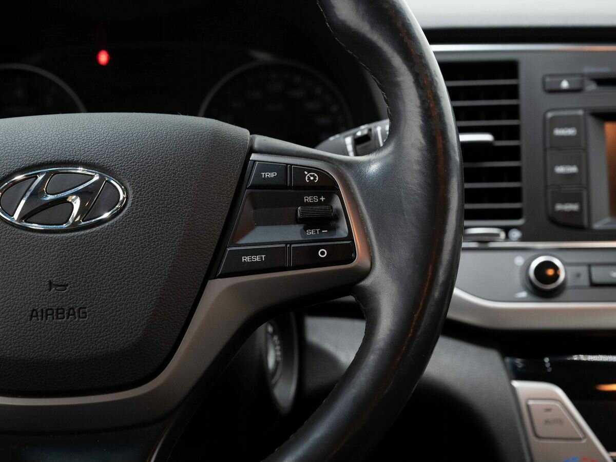 Купить Hyundai Elantra с пробегом. Фото: #11