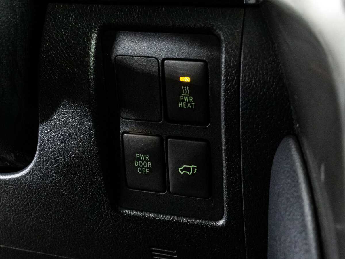 Купить Toyota Land Cruiser с пробегом. Фото: #24