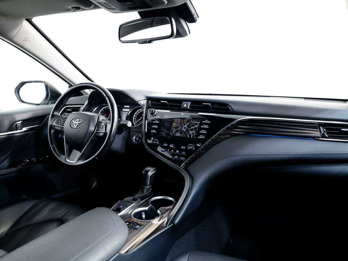 Купить Toyota Camry с пробегом. Фото: #8